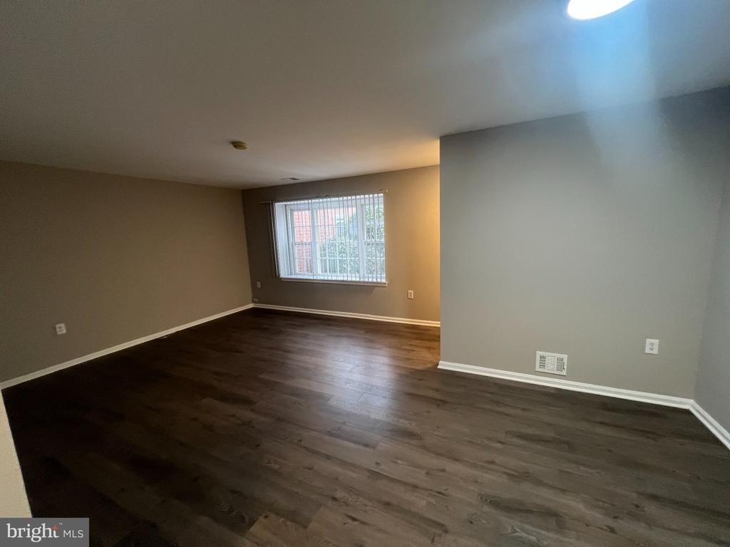 9035 N Laurel Road - Photo 11