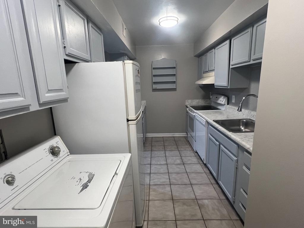 9035 N Laurel Road - Photo 8
