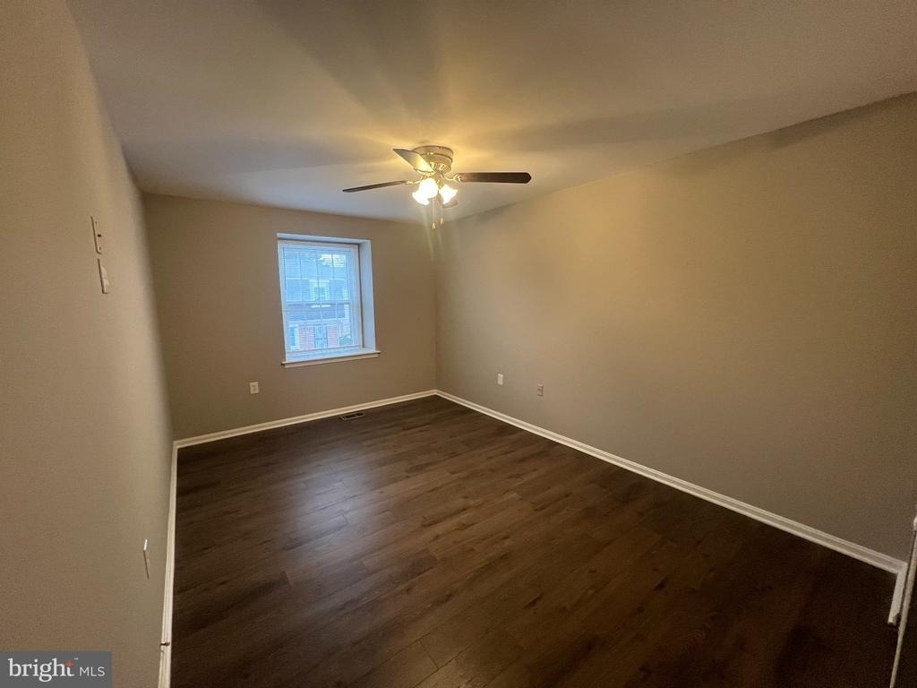 9035 N Laurel Road - Photo 14