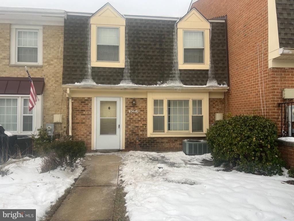 9035 N Laurel Road - Photo 1