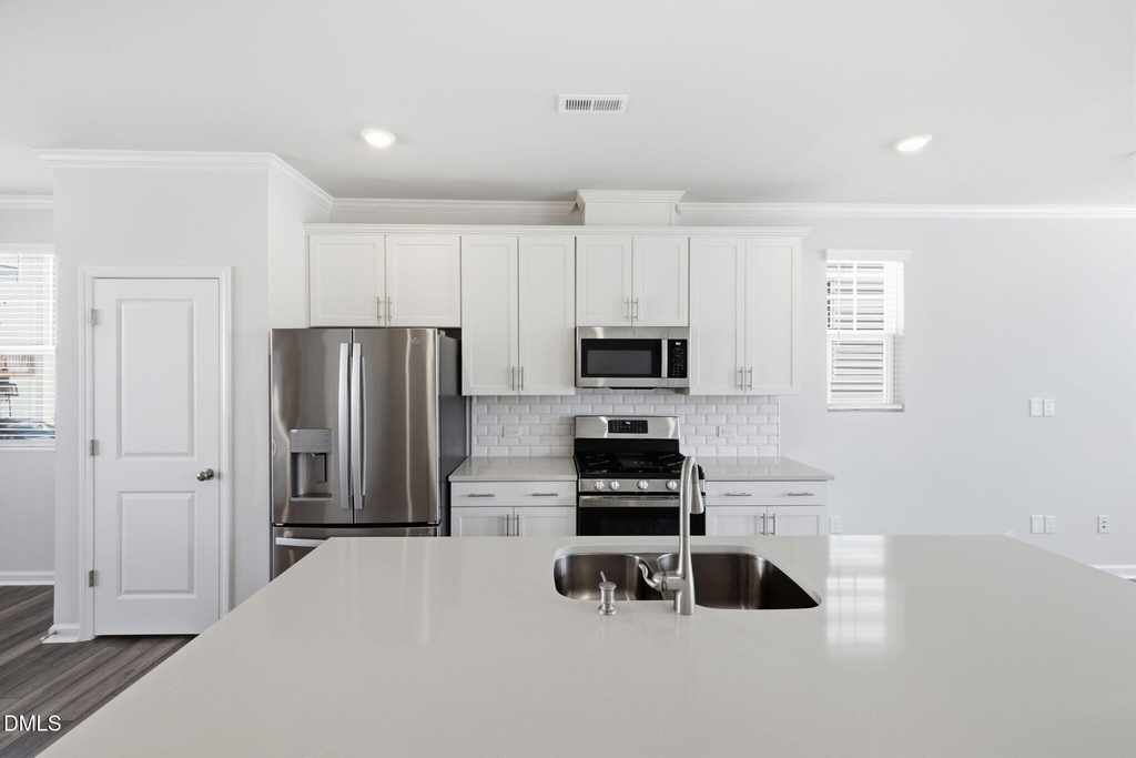 1011 Hemlock Cone Way - Photo 17