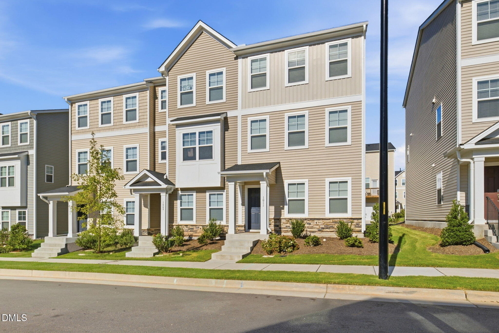1011 Hemlock Cone Way - Photo 1