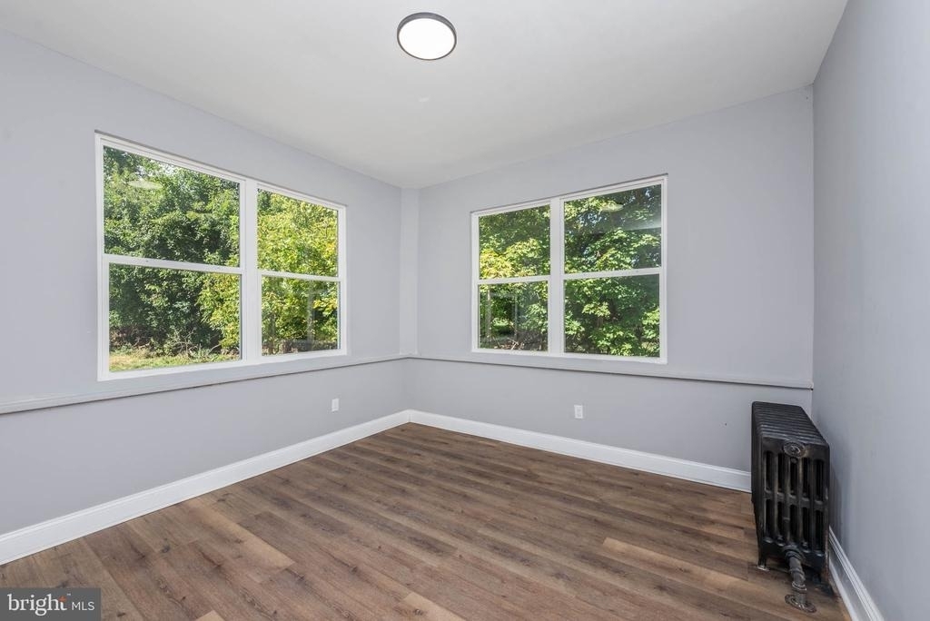 10 S Belle Grove Road - Photo 13