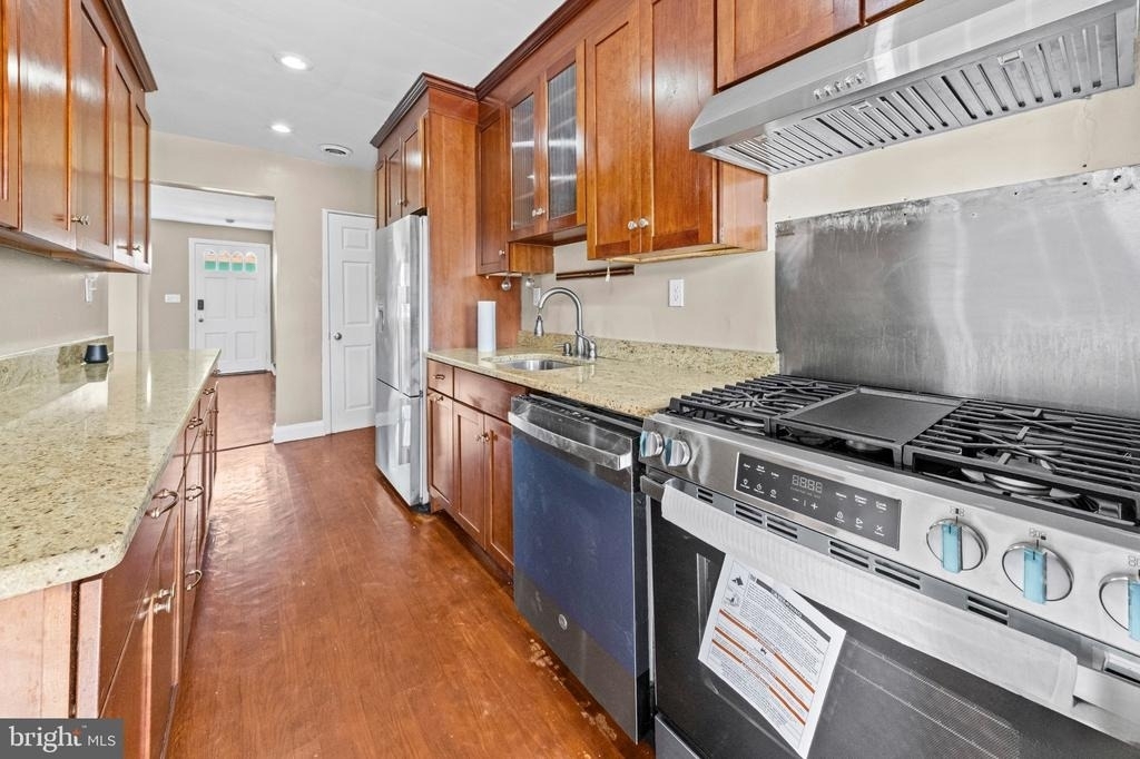 205 Ridge Avenue - Photo 6