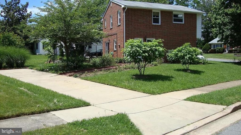 6820 Cherokee Drive - Photo 2