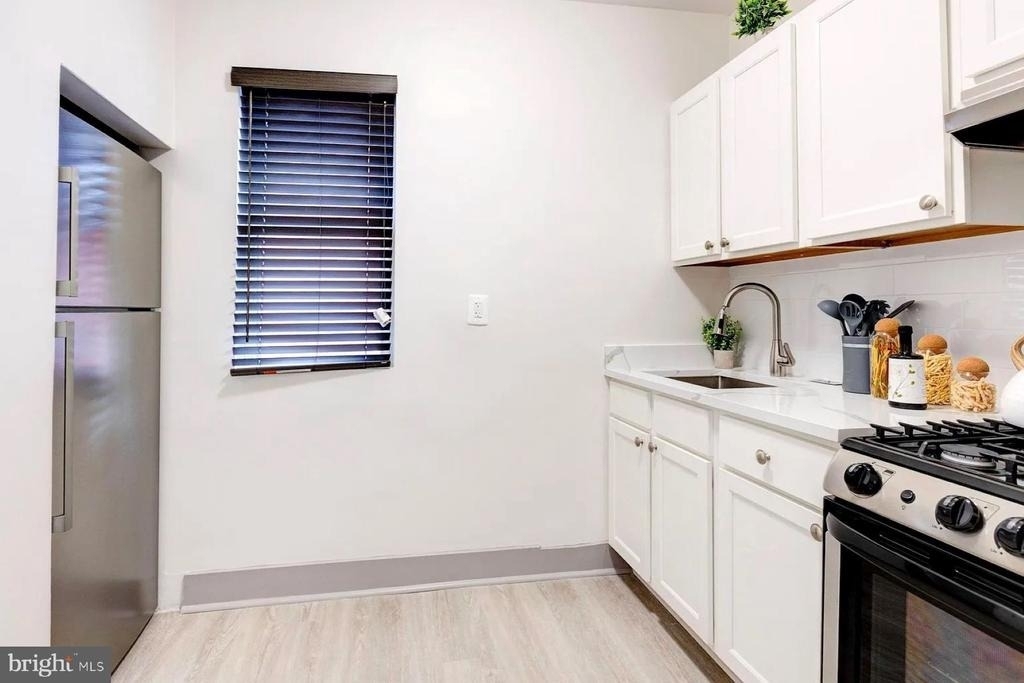 19 W Mulberry Street - Photo 1
