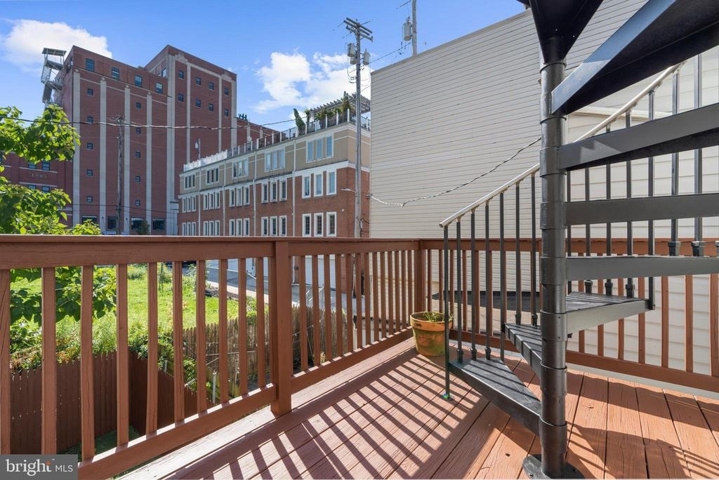 1005 S Baylis Street - Photo 21