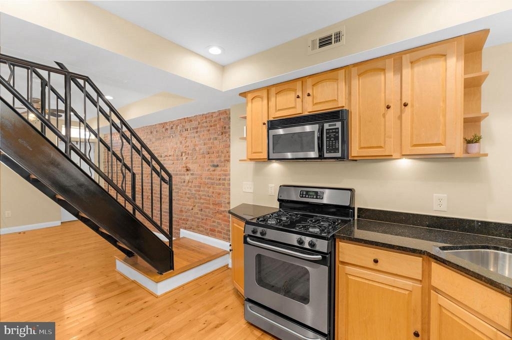 1005 S Baylis Street - Photo 12