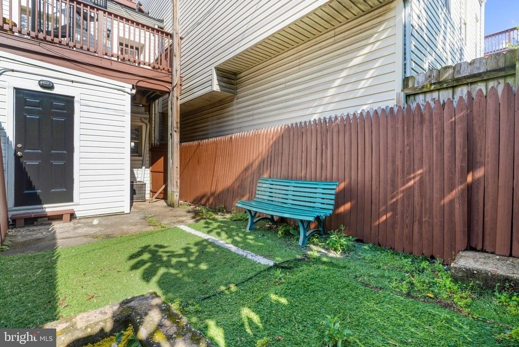 1005 S Baylis Street - Photo 28