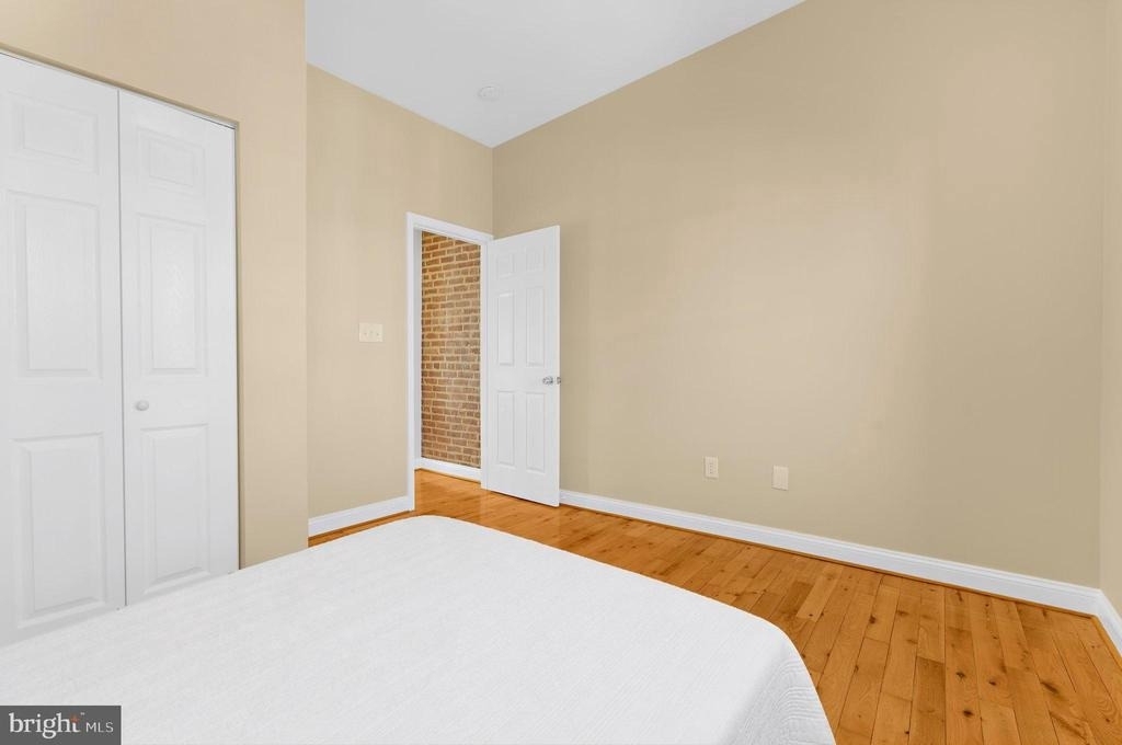 1005 S Baylis Street - Photo 16