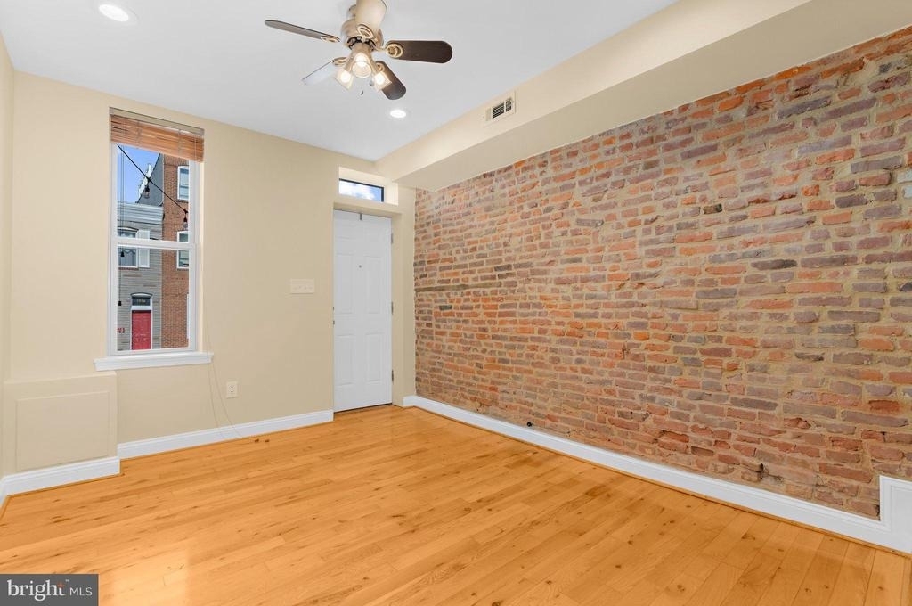 1005 S Baylis Street - Photo 6