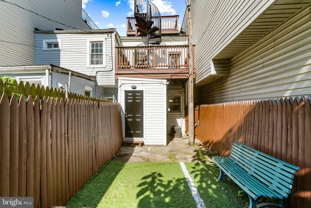 1005 S Baylis Street - Photo 26