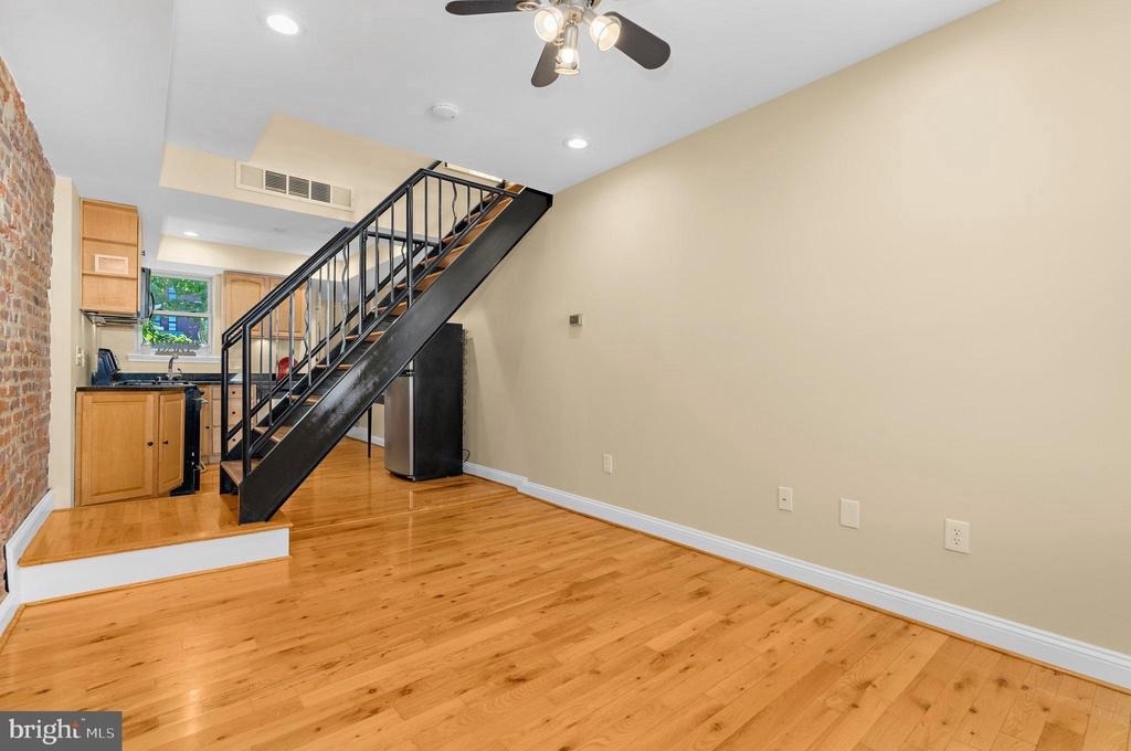 1005 S Baylis Street - Photo 4