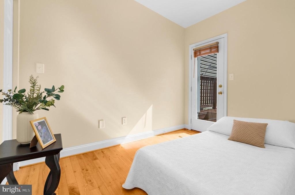 1005 S Baylis Street - Photo 17