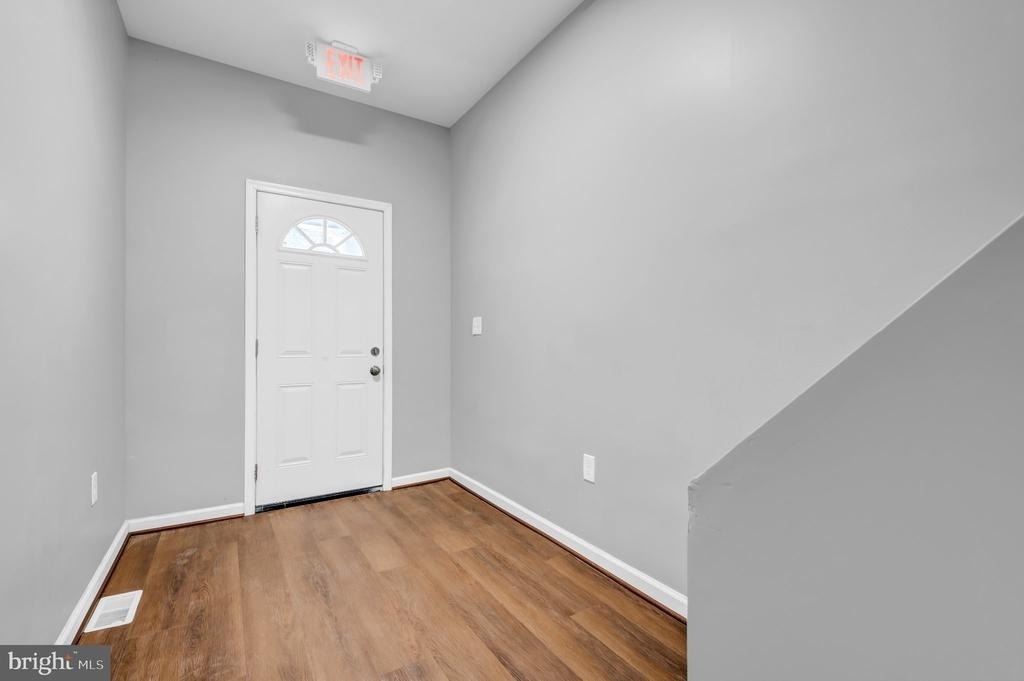 2103 Chelsea Terrace - Photo 2