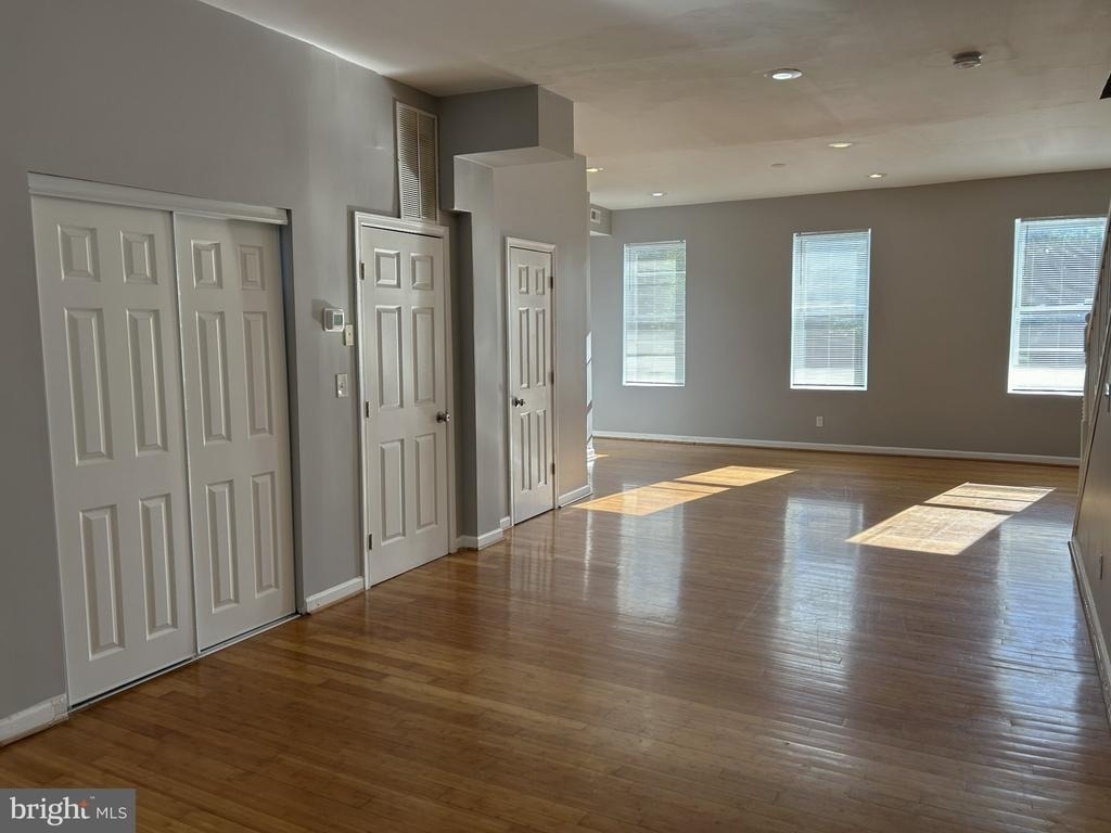 2101 Chelsea Terrace - Photo 3