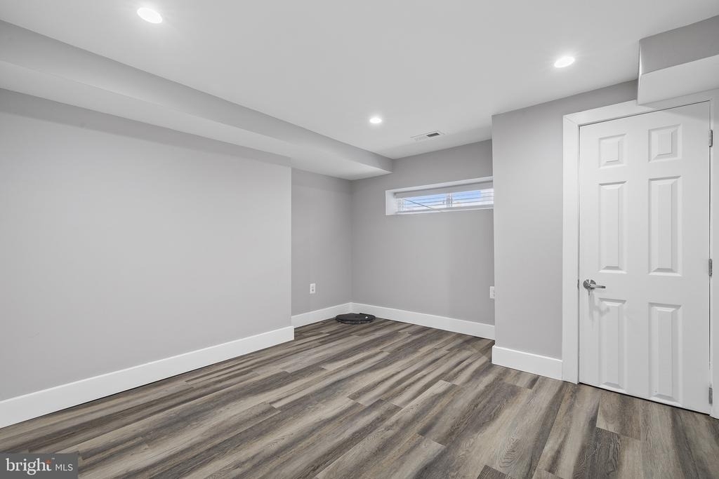 1235 W Lafayette Avenue - Photo 24