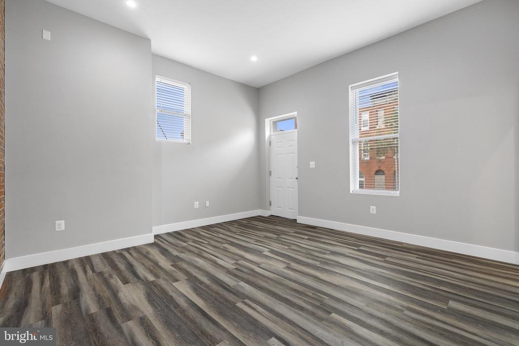 1235 W Lafayette Avenue - Photo 17