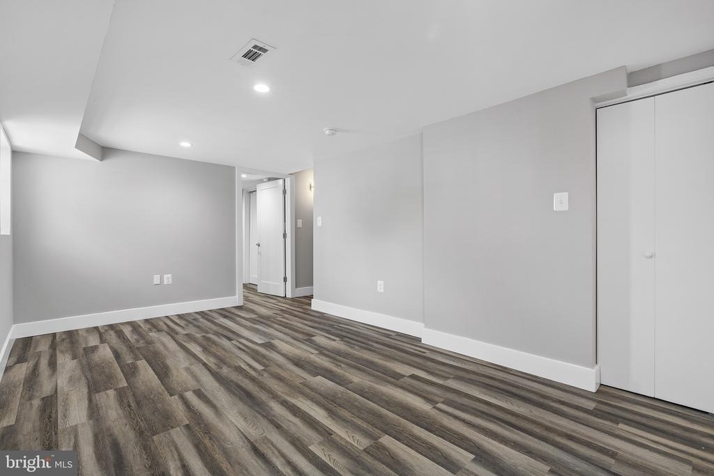 1235 W Lafayette Avenue - Photo 28