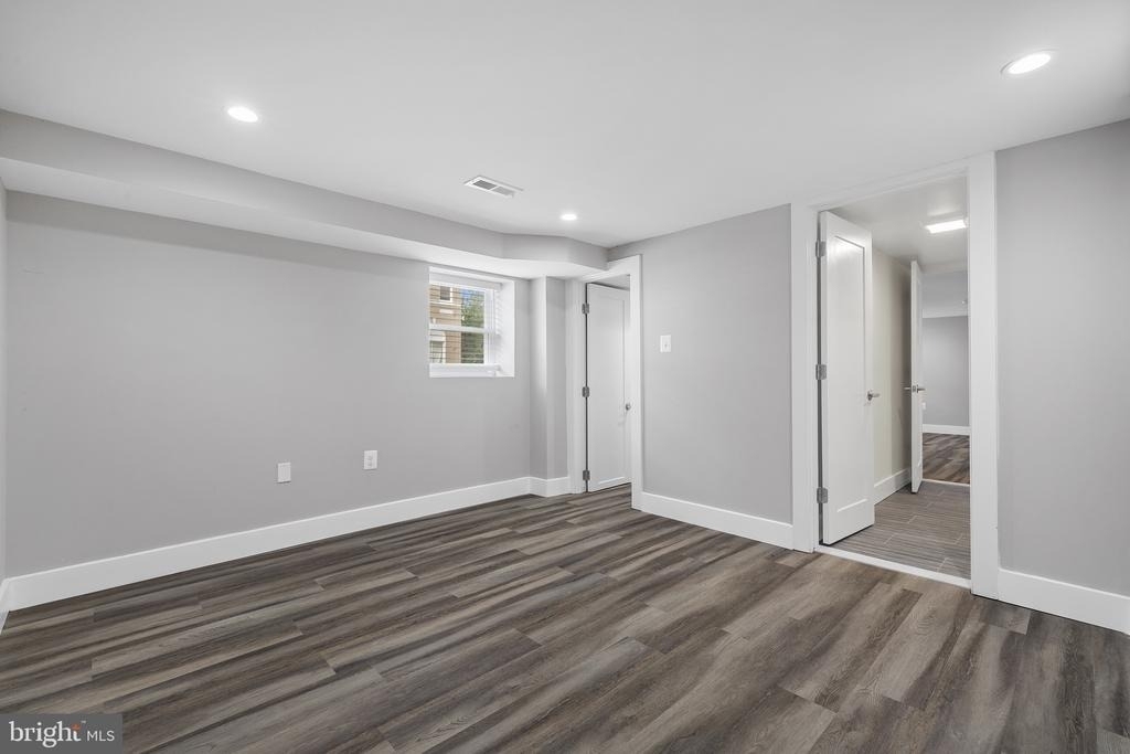 1235 W Lafayette Avenue - Photo 30