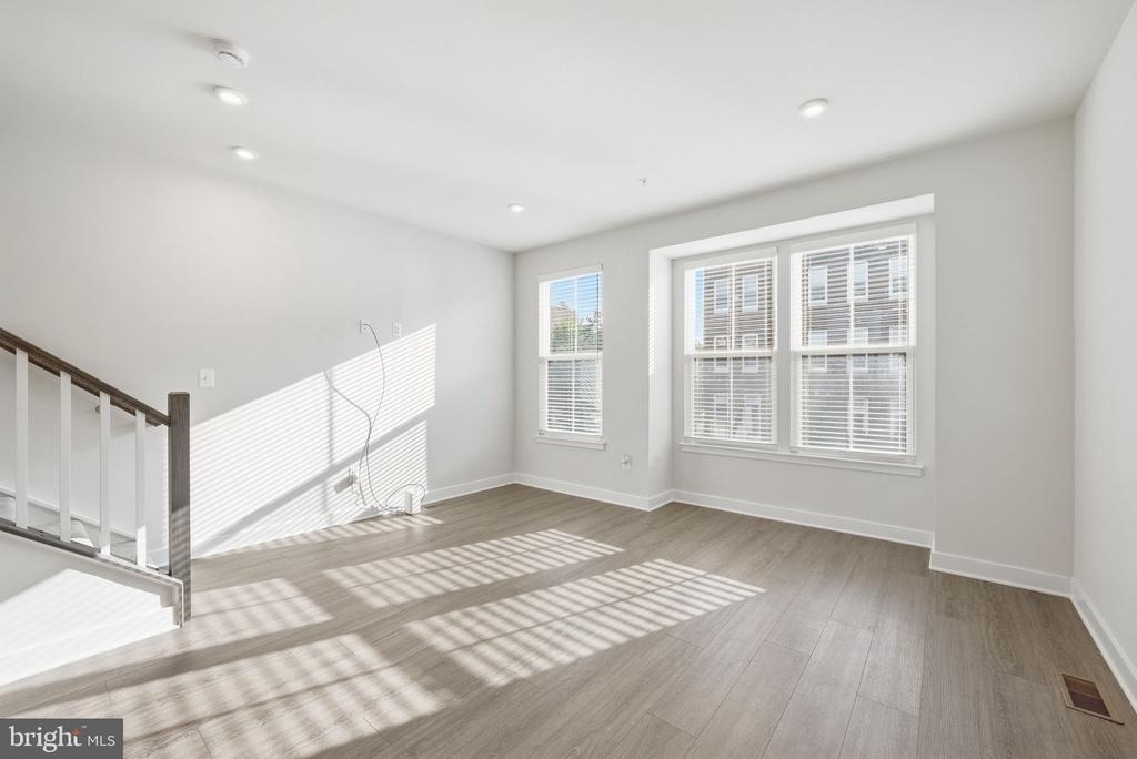 1834 Park Avenue - Photo 6