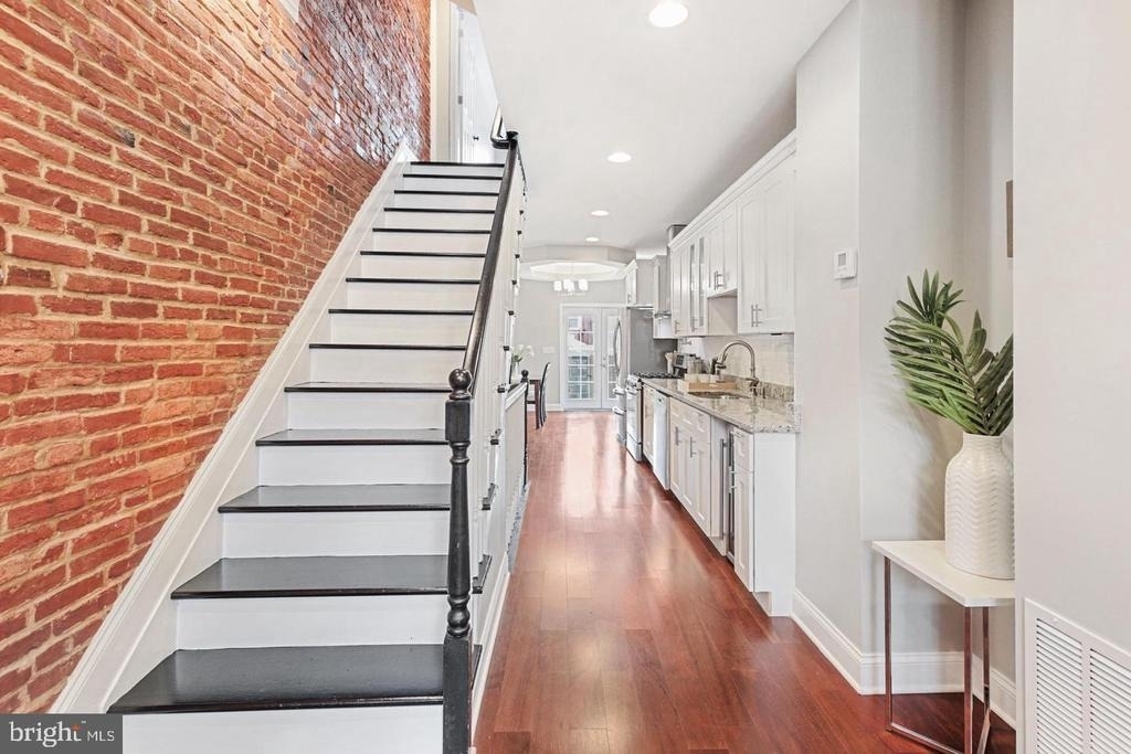 816 S Potomac Street - Photo 3
