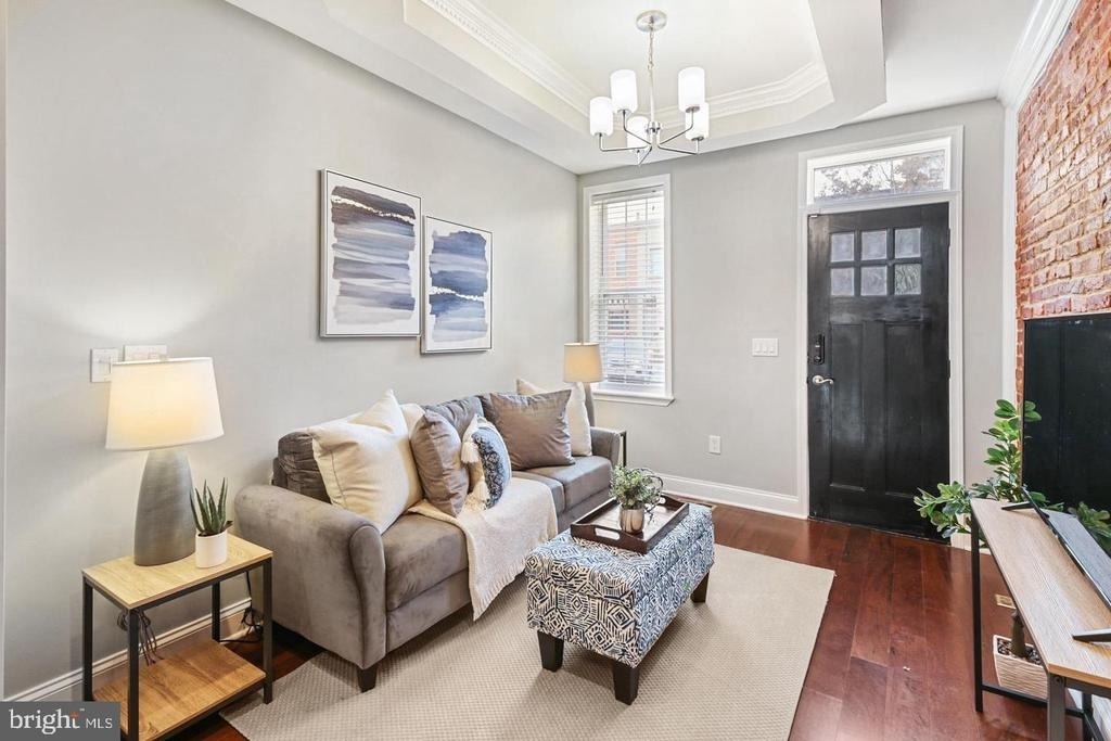 816 S Potomac Street - Photo 1
