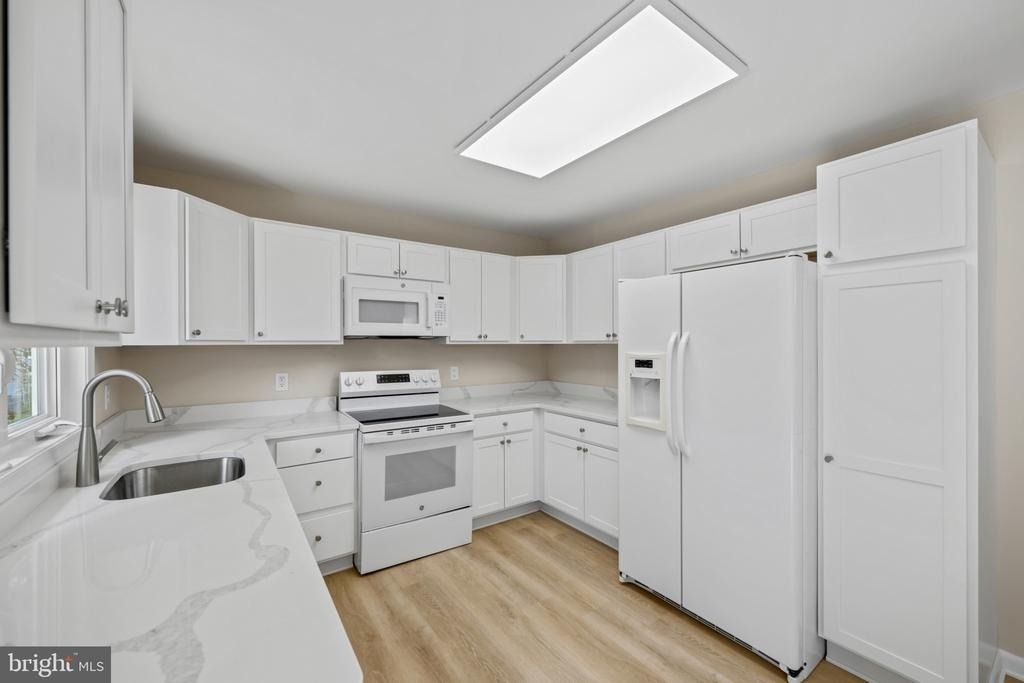 908 Country Terrace - Photo 10