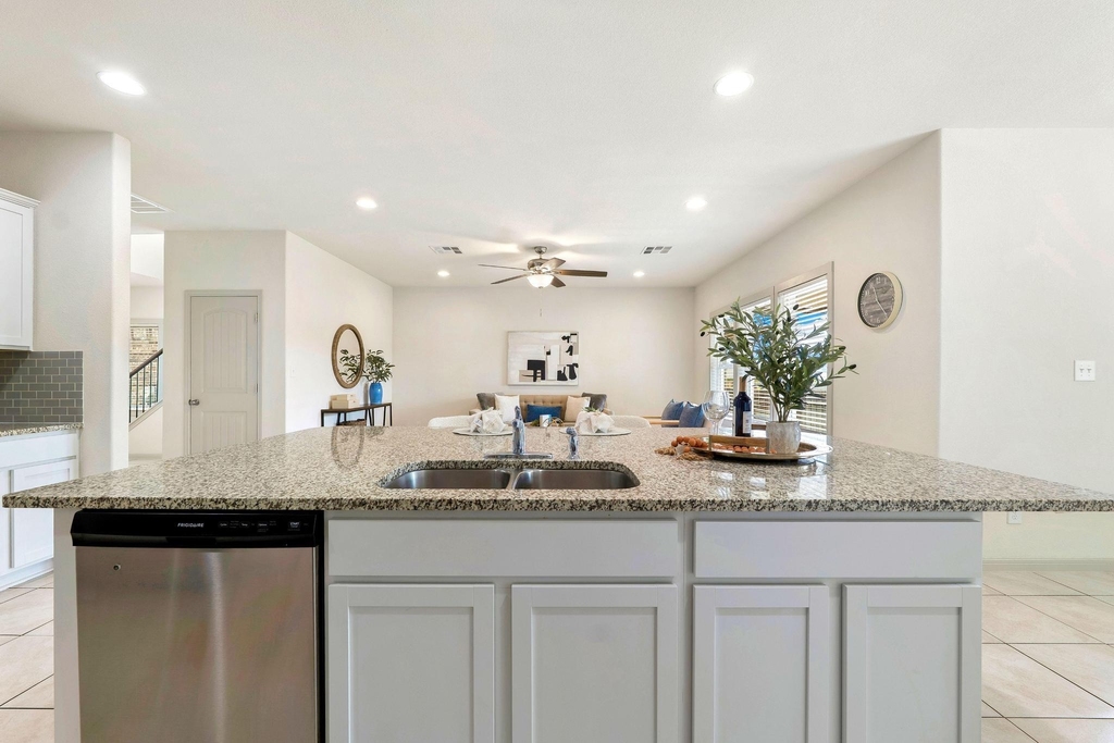 1116 La Conterra Blvd - Photo 13