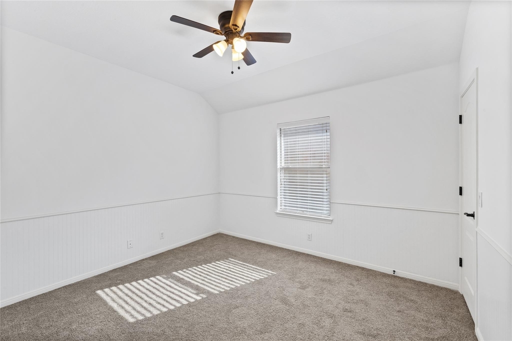 250 Maeves Way - Photo 9