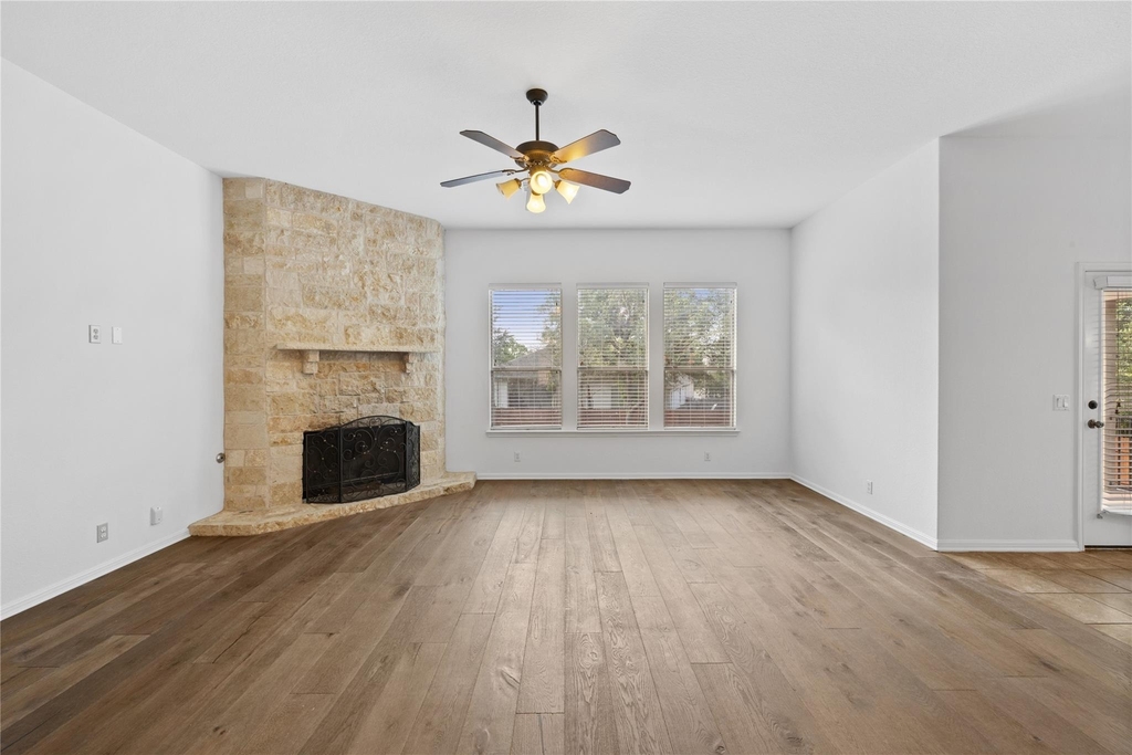 250 Maeves Way - Photo 20