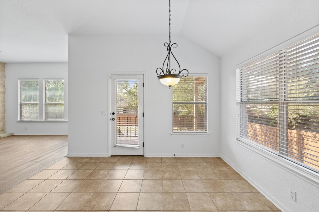 250 Maeves Way - Photo 18