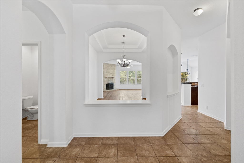 250 Maeves Way - Photo 5