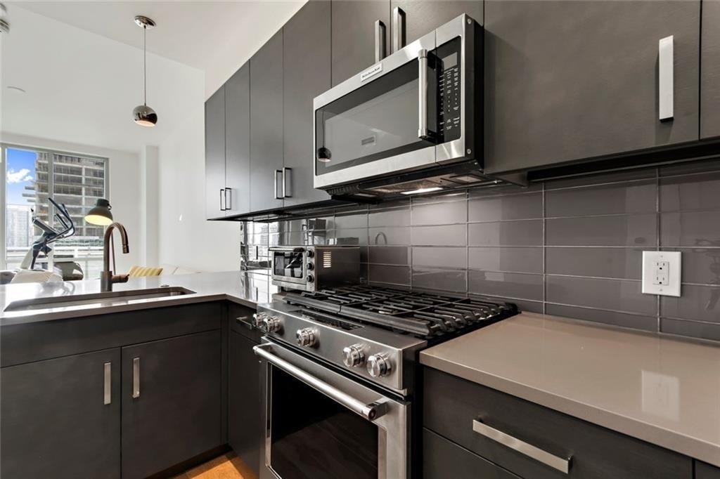 222 West Ave - Photo 2