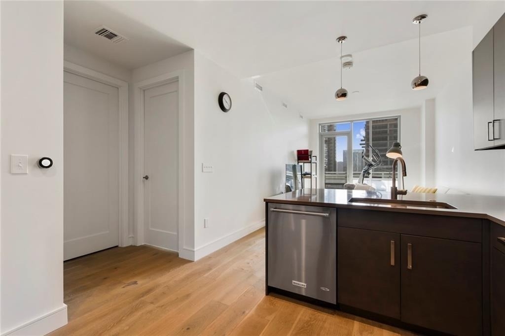 222 West Ave - Photo 4