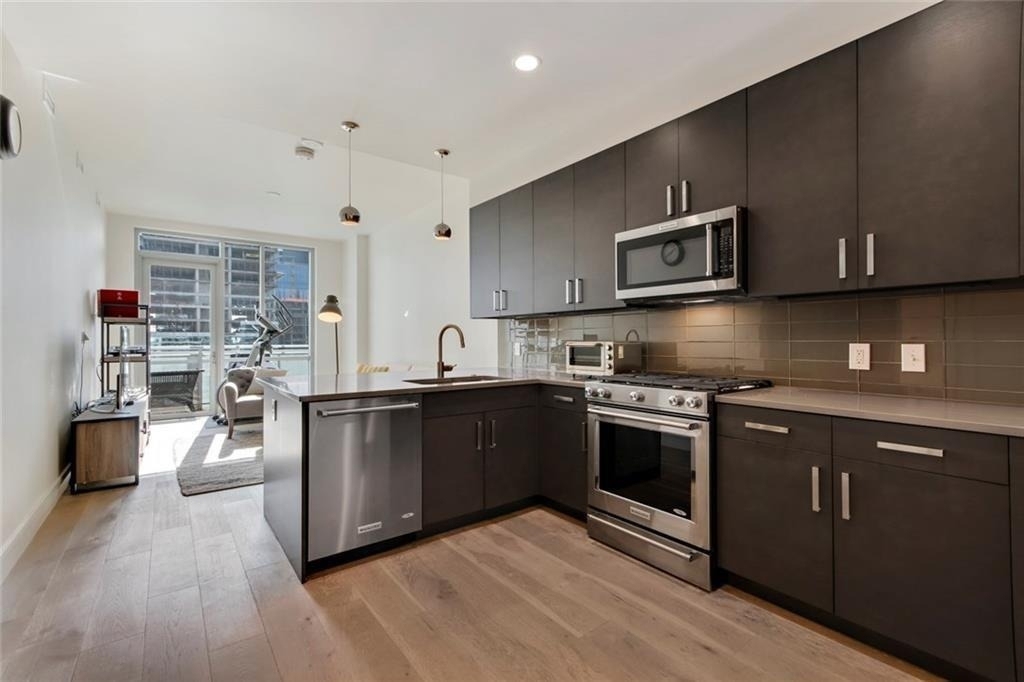 222 West Ave - Photo 1
