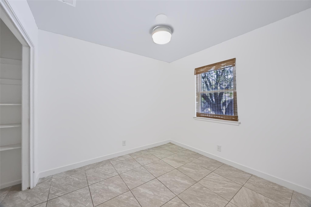 5710 Breezewood Dr - Photo 11