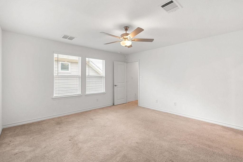 223 Flowers Ave - Photo 12