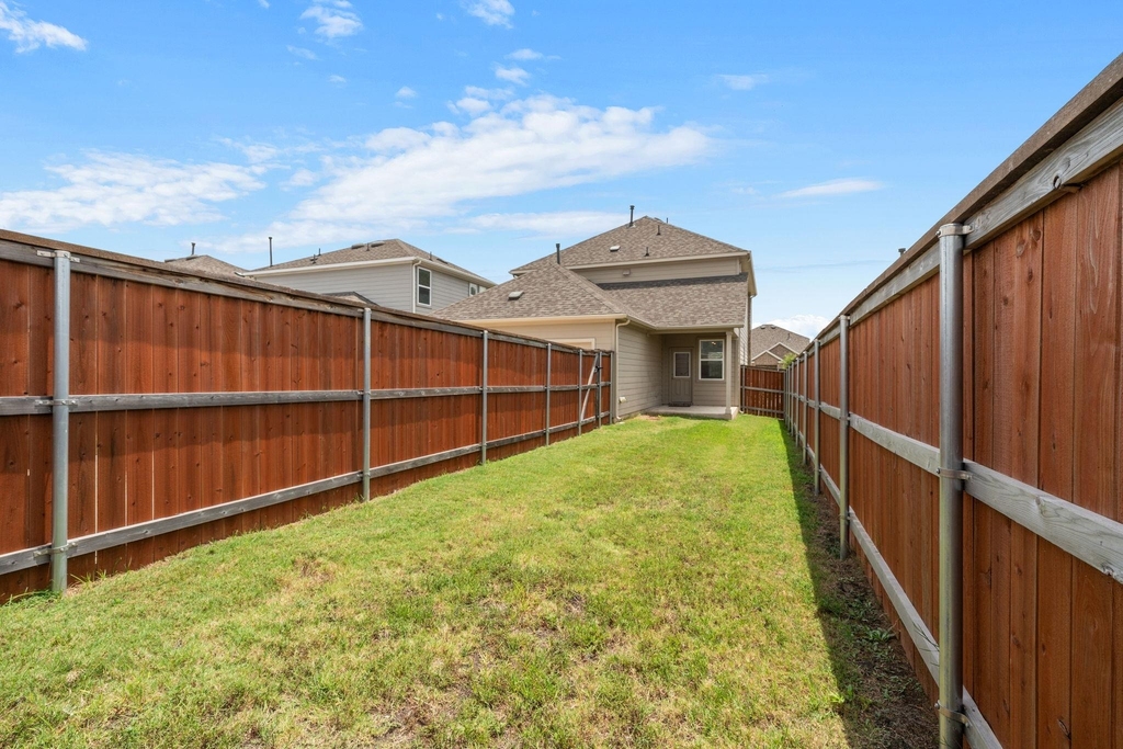 223 Flowers Ave - Photo 18