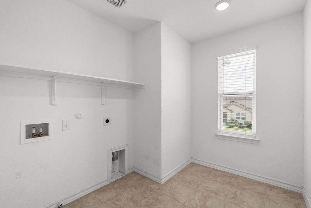 223 Flowers Ave - Photo 17