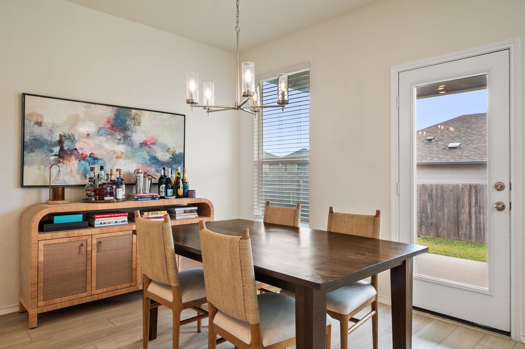 7805 House Finch Dr - Photo 3