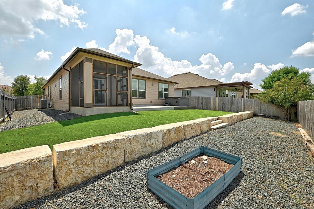 173 Apricot Dr - Photo 3