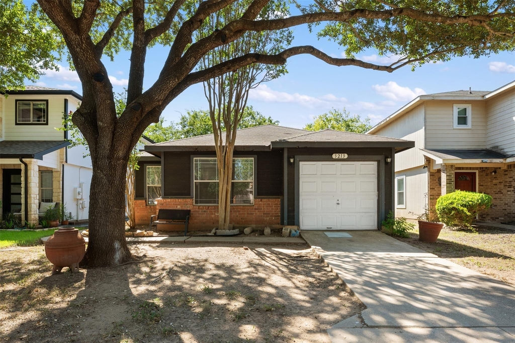 3213 Crownover St - Photo 2