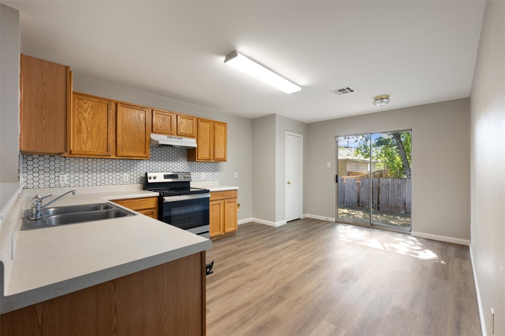 3213 Crownover St - Photo 9