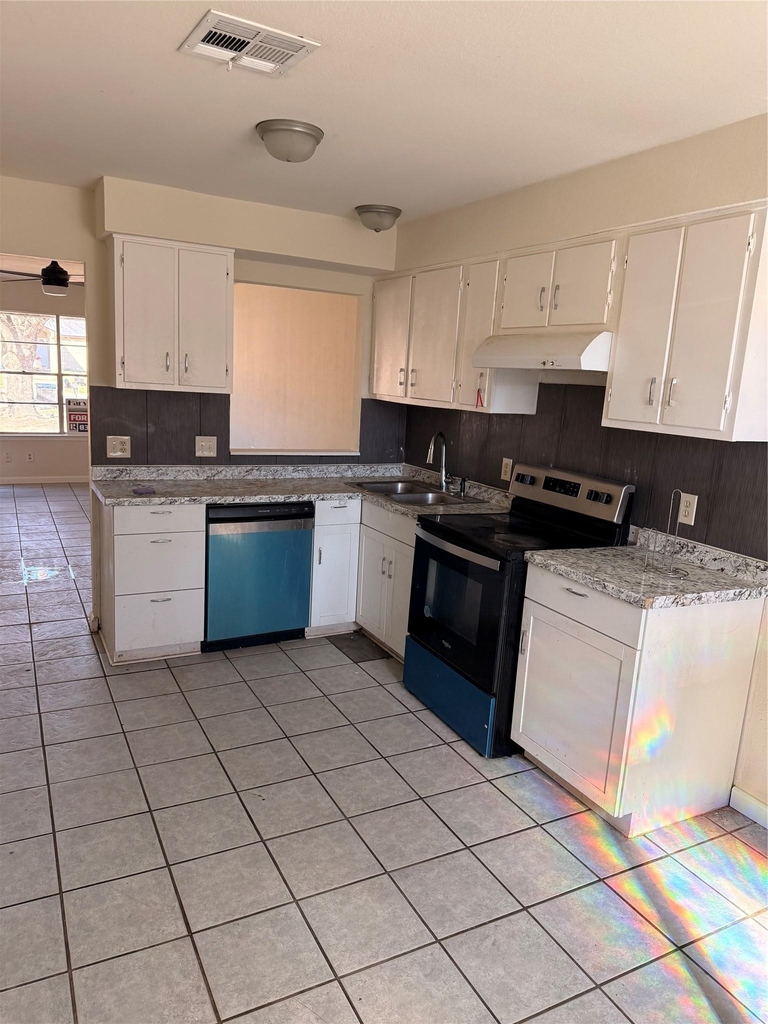 10401 Little Pebble Dr - Photo 2