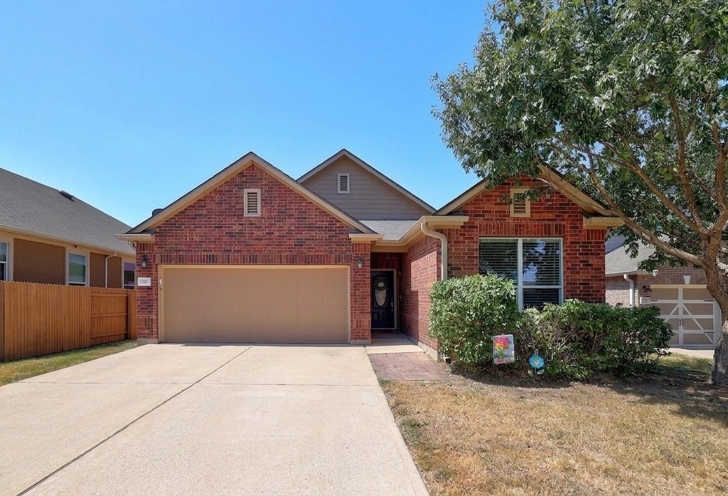 217 Sheepshank Dr - Photo 0
