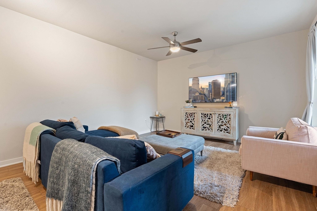 1900 Barton Springs Rd - Photo 5