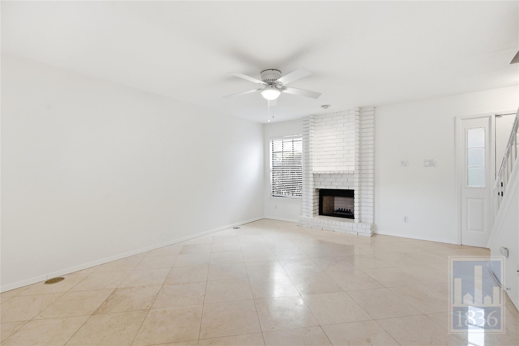 8400 Jamestown Dr - Photo 2