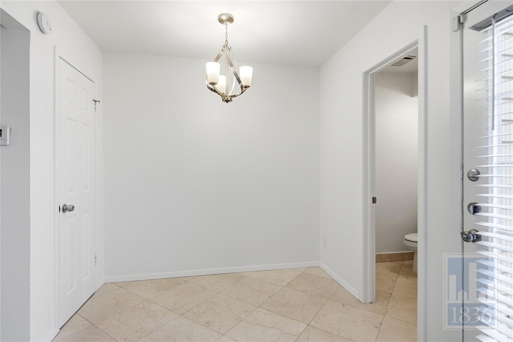 8400 Jamestown Dr - Photo 7