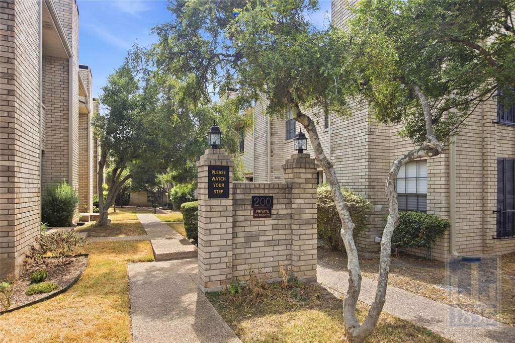 8400 Jamestown Dr - Photo 25